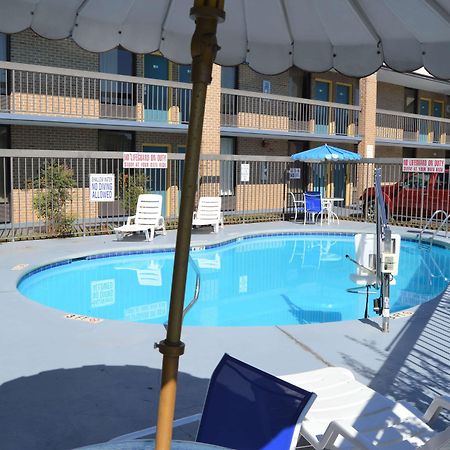 Days Inn By Wyndham Easley West Of Greenville/Clemson Area Екстер'єр фото