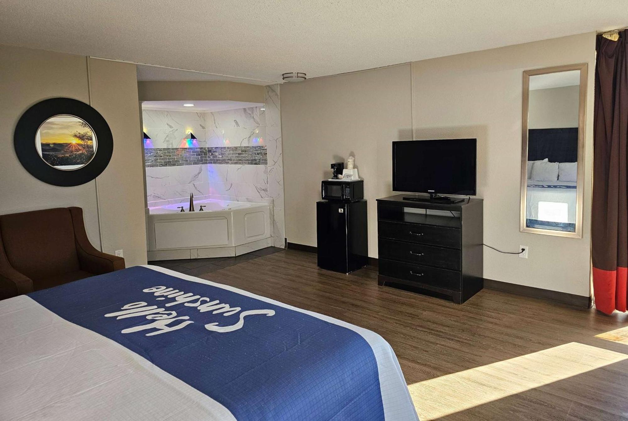 Days Inn By Wyndham Easley West Of Greenville/Clemson Area Екстер'єр фото