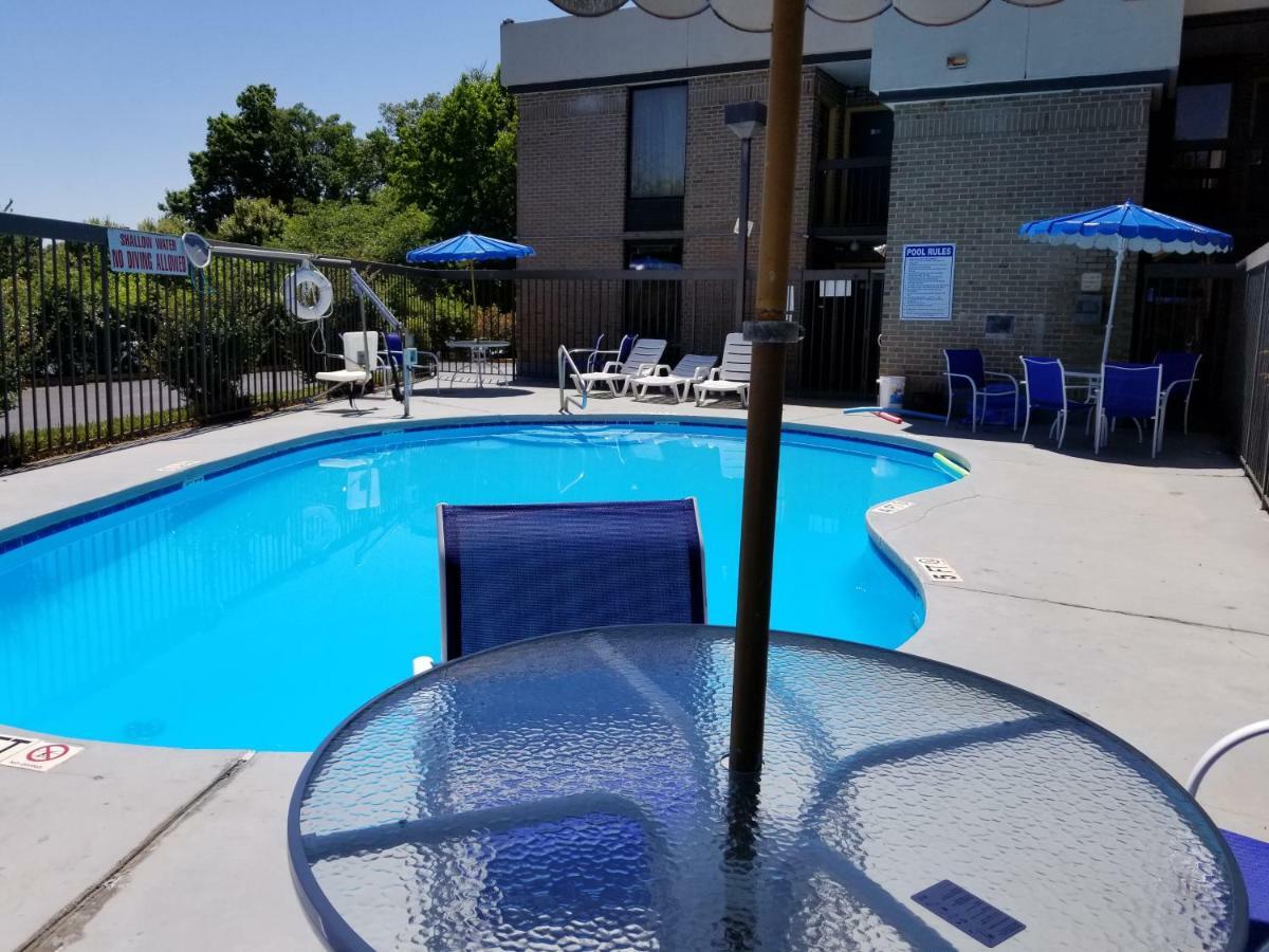 Days Inn By Wyndham Easley West Of Greenville/Clemson Area Екстер'єр фото
